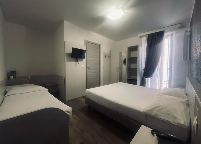 Hotel Holiday Bolonia