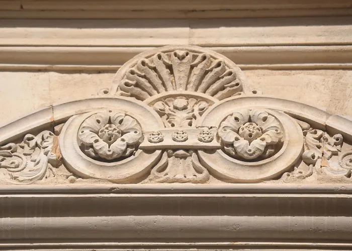 Hôtel Concorde - Centre ville de Nîmes