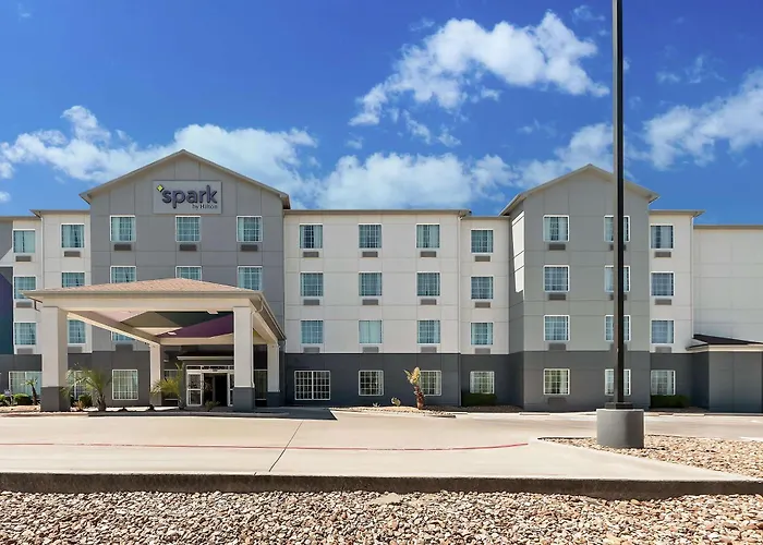 Spark By Hilton Selma
