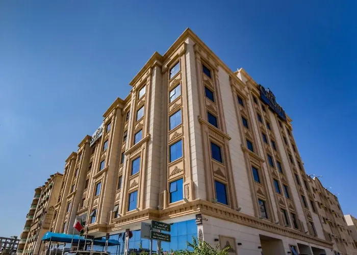 Crown Town Hotel Cidde