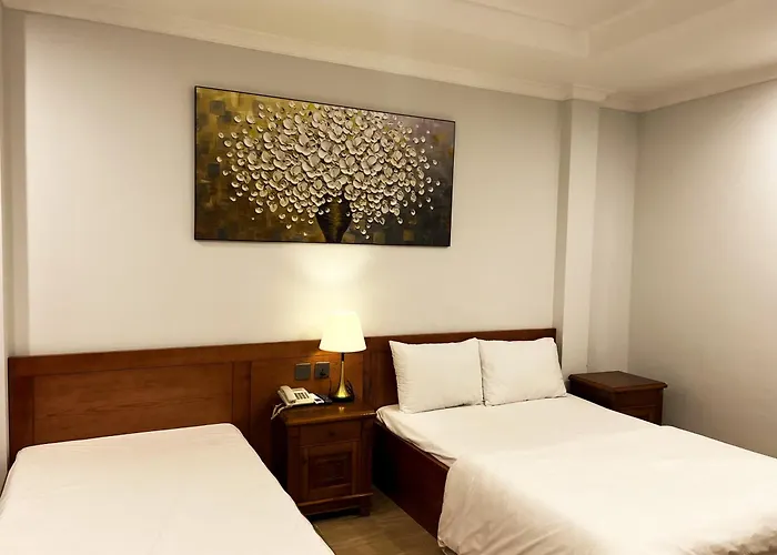 Ven Hồ Hotel Hà Nội