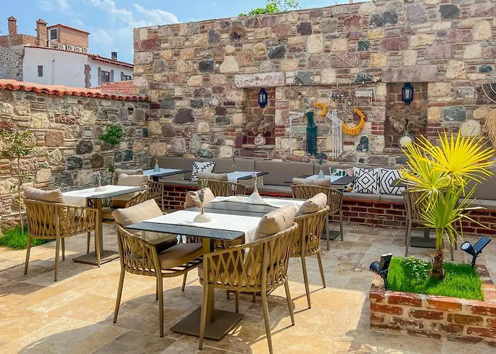 Parla Küçükköy Otel Ayvalı