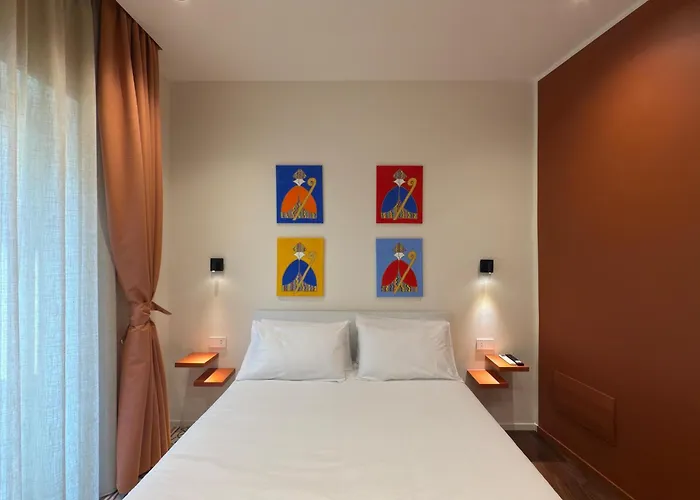 Hotel Michelangelo 48 Nápoles