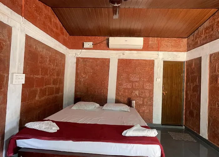 Blue Waves Beach Stay Kumta