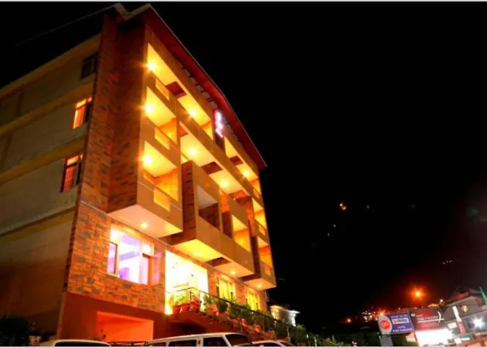 Manali Hotel Premium Park Paradise - Restaurant And Parking Facilities - Best Hotel In Manali