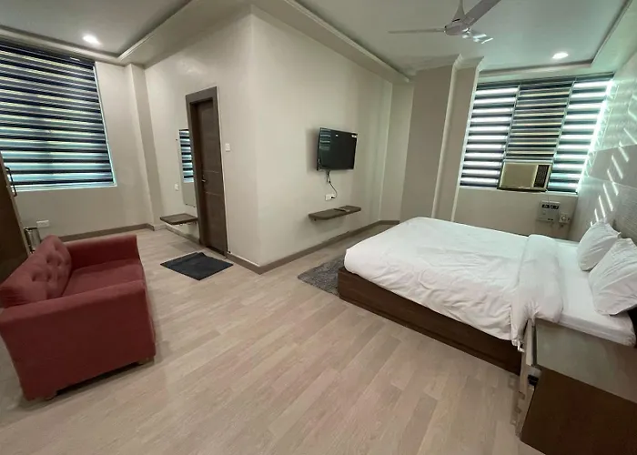 Aman Paradise Hotel & Banquets Kanpur