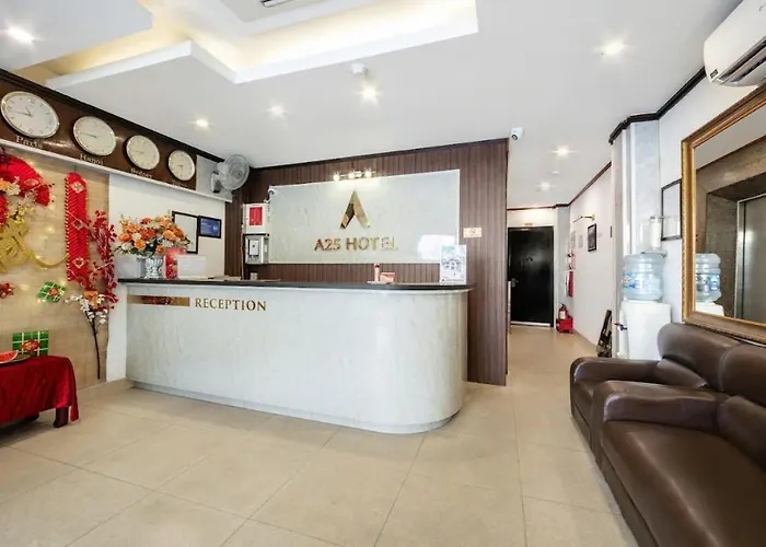 A25 Hotel - 28 Trần Quý Cáp Hà Nội