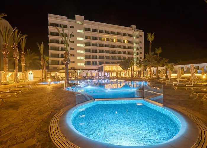Bohemian Gardens Hotel Protaras