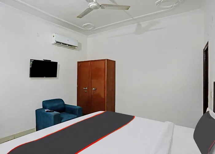 Collection O Mayank Guest House Near Iskcon Temple Noida