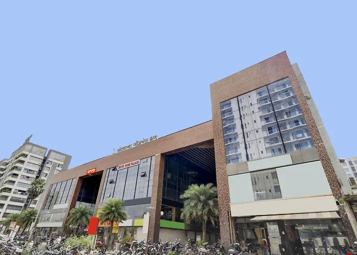 Hotel O Cozy Rooms Surat