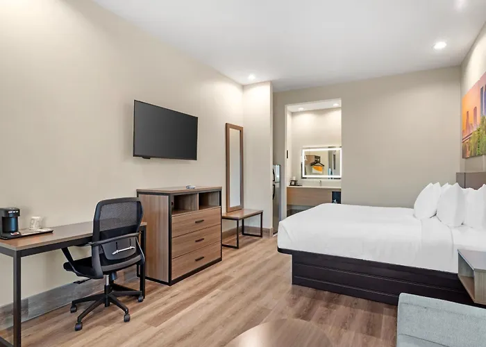 Clarion Pointe Spring - Houston North Hotel