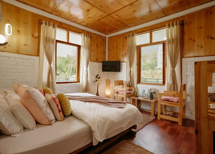The Hood Hotel Bir 