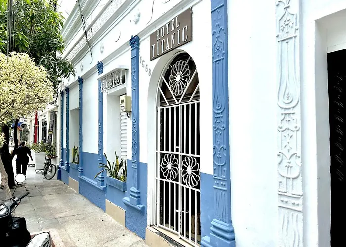 Hotel Titanic Suite Santa Marta 