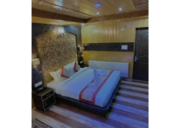 Hotel Shanu Premium Gulmarg