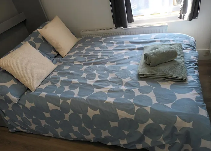 Central En-Suite Room, Wifi, Kitchen And Laundry Access - Room 5 Ipswich