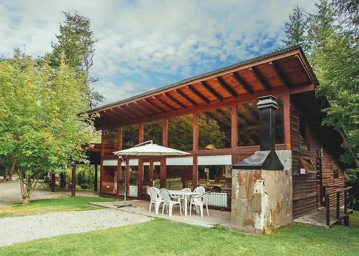 Arbolar, Casas de Montaña- Piscina climatizada Villa La Angostura