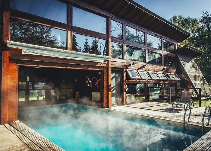 Arbolar, Casas de Montaña- Piscina climatizada Villa La Angostura