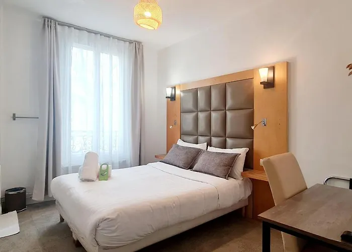 Hotel De France 18 Paris
