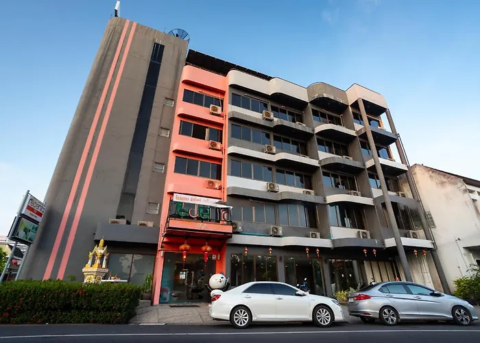 Recenta Style Phuket Town Hotel