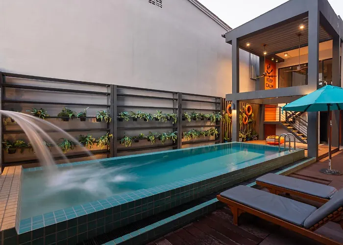 Recenta Style Phuket Town Hotel