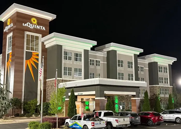 La Quinta By Wyndham Forsyth Hotel