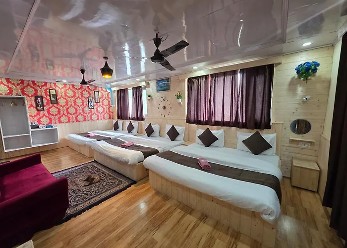 Hotel Young Mamta Srinagar 