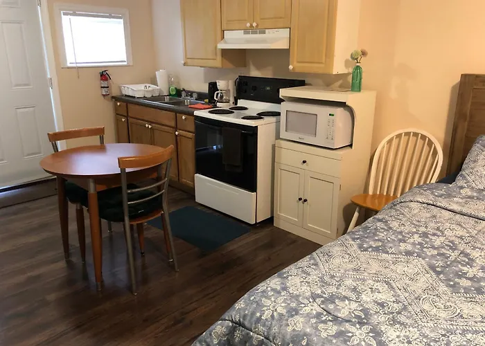 Shady Willow Guest House - Small Indipendent Units With Seperate Entrance For Travellers Chilliwack