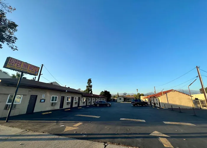 Super Inn Motel By Downtown Pomona