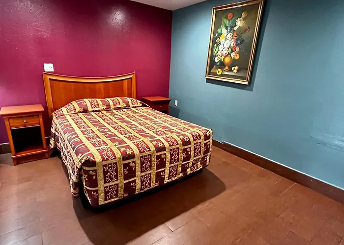 Super Inn Motel By Downtown Pomona