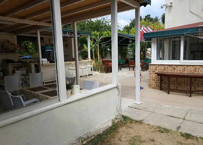 Linda Apart Hotel Side