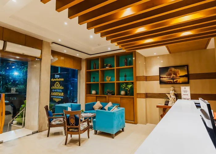Hotel Amritsar International " 2 Minutes Walk From Amritsar Bus Stand "