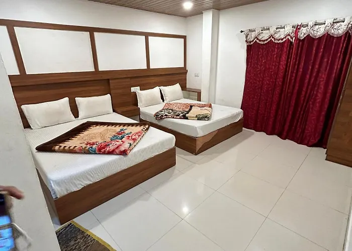 Ponnus Silver Star Munnar