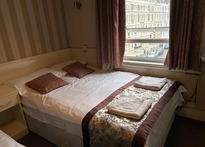 Warwick Road Rooms Londres