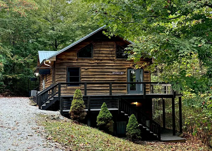 The Treehouse At The Rustic Retreat Hotel Nashville