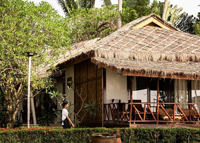 Lipa Lodge Beach Resort Lipa Noi