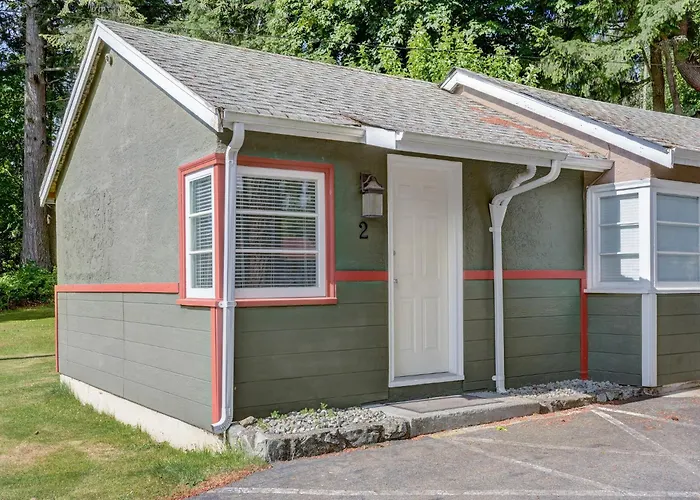 Malahat Bungalows Motel