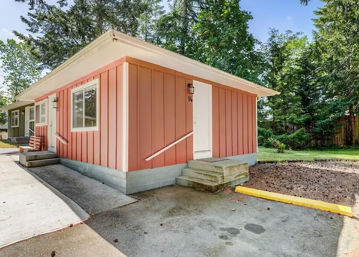 Malahat Bungalows Motel