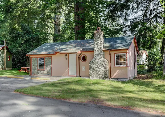 Malahat Bungalows Motel