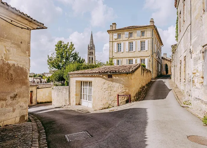 Hotel Logis De La Cadene Saint-Émilion