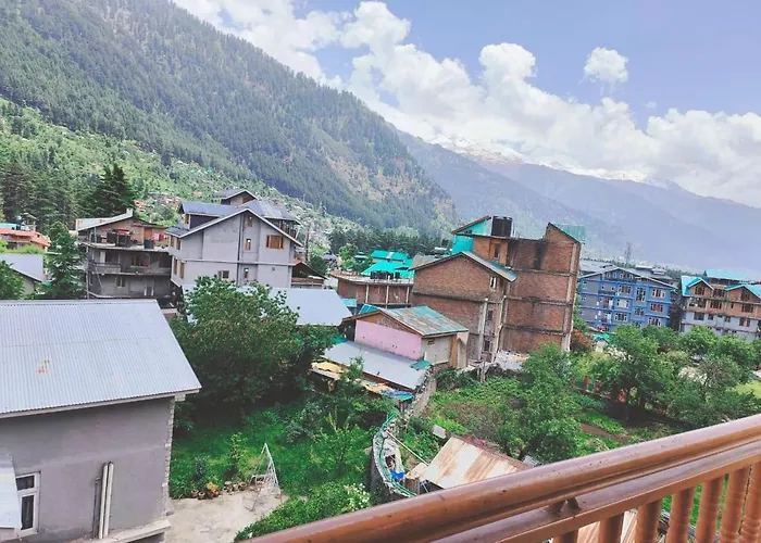 Hotel Hadimba Regency ! Free 4 Wheeler Parking ! Mountain View Rooms ! Near Mall Road Manali