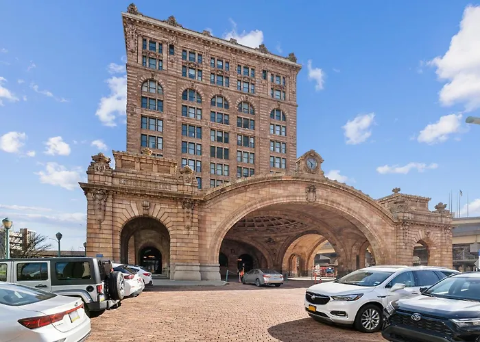 Placemakr Downtown Pittsburgh At The Pennsylvanian