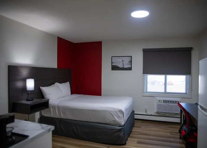 Ramada By Wyndham Dawson Creek Hotel