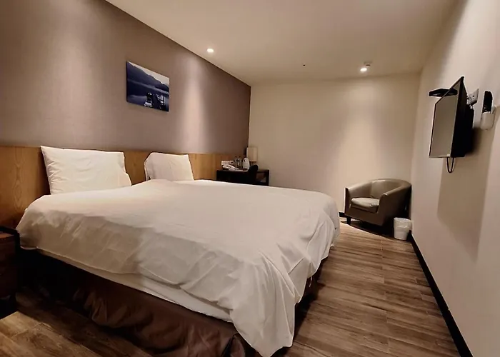 Honest & Warm Hotel Taoyuan