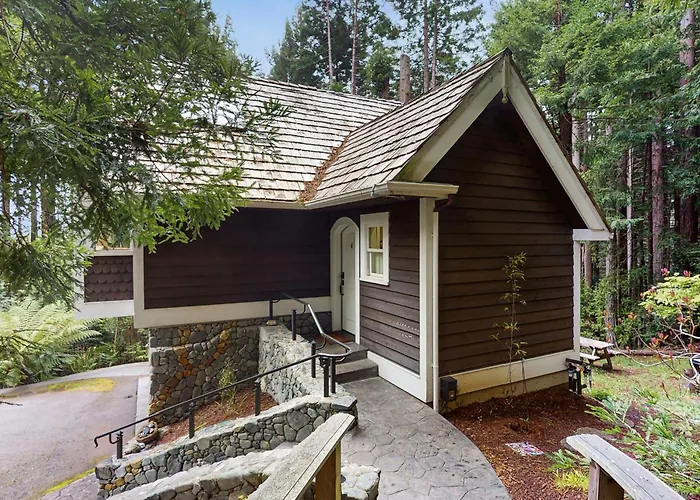 Serene Redwood Retreat Arcata