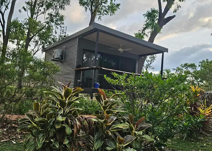 Litchfield Tropical Stay Batchelor
