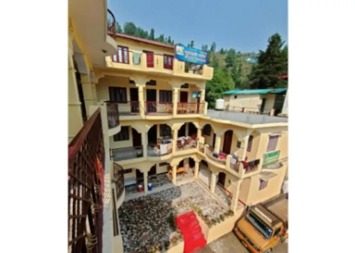 Hotel Gujrat Bhawan, Phata