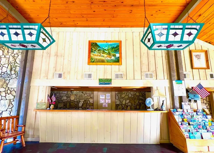 Newfound Lodge On The River Cherokee
