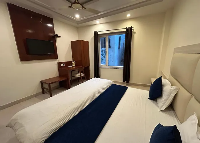 Hotel Sapphire International 100 Meters From The New Delhi Railway Station