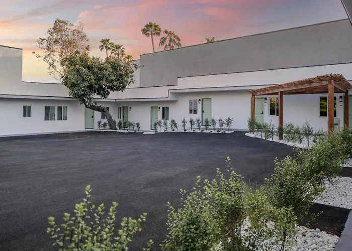 The Leef Hotel Glendale