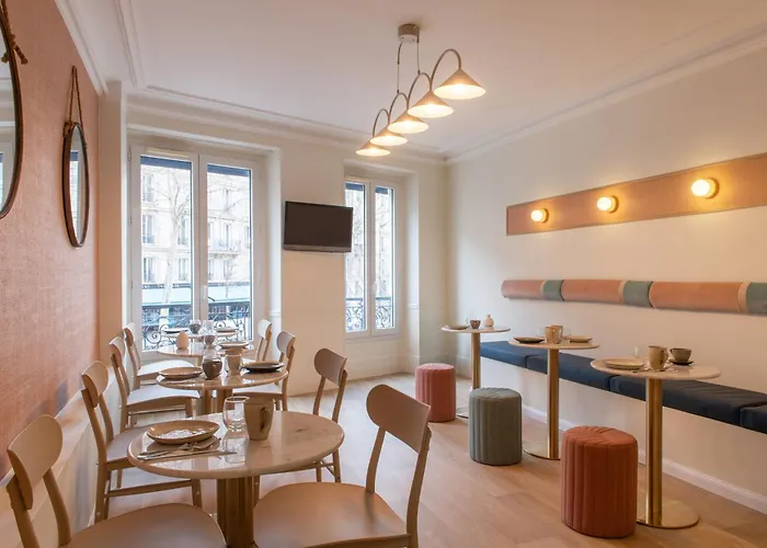 Hotel Avama Prony París